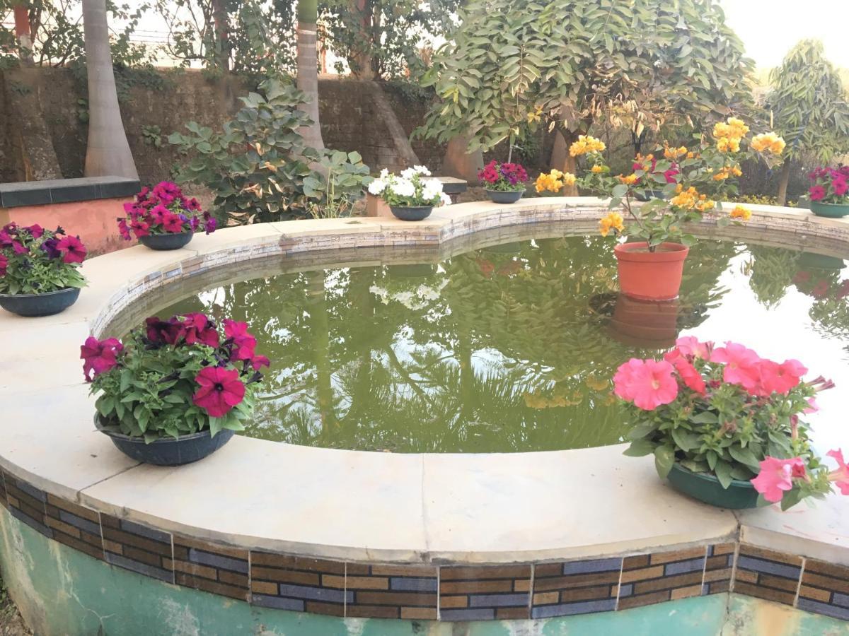 Whispering Woods Inn Bolpur Exterior foto